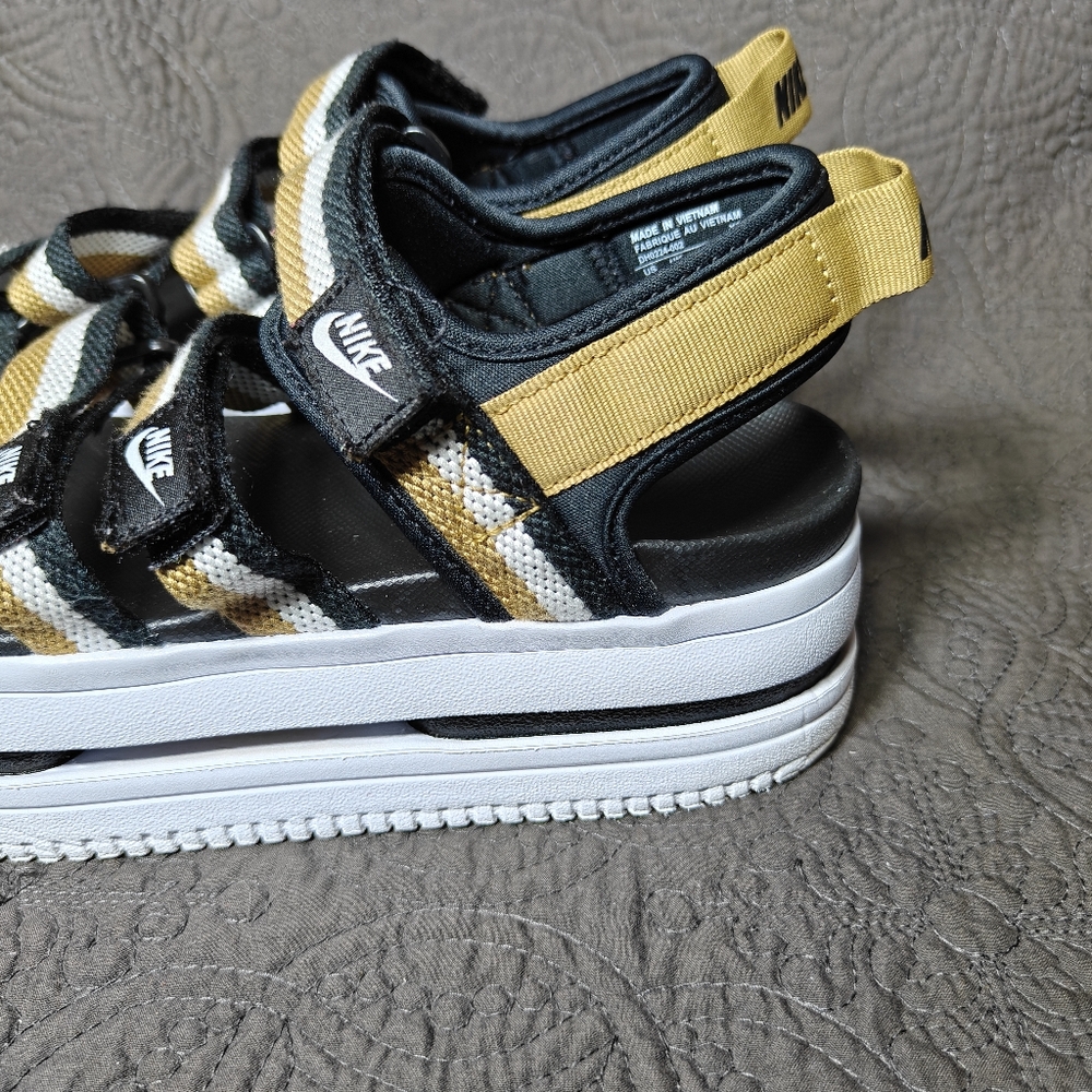 Nike Icon Classic Black Metallic Gold Platform Strappy Slip On Women’s Sandals 8 - Picture 3 of 8